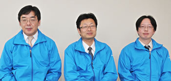 左から瀬和松夫監査総括責任者、監査統括マネージャーの松田和明氏、小岩健也氏