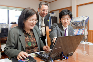 大石酒造場:大石喜美子氏(左)