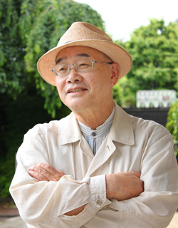 評論家　鷲田小彌太氏