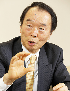 高田坦史氏