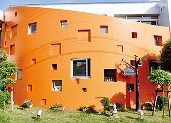 2010年度「キッズデザイン賞」（フューチャープロダクツ部門）を受賞した園舎