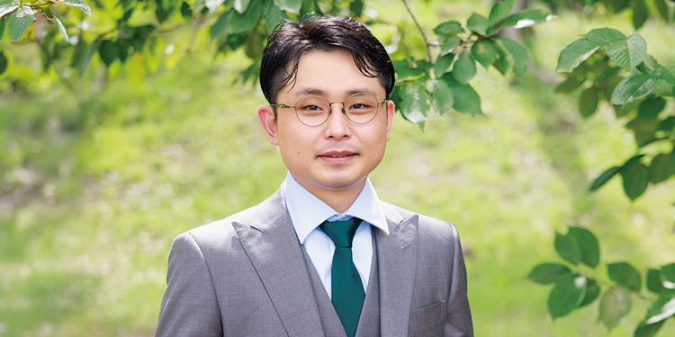 小川真如氏