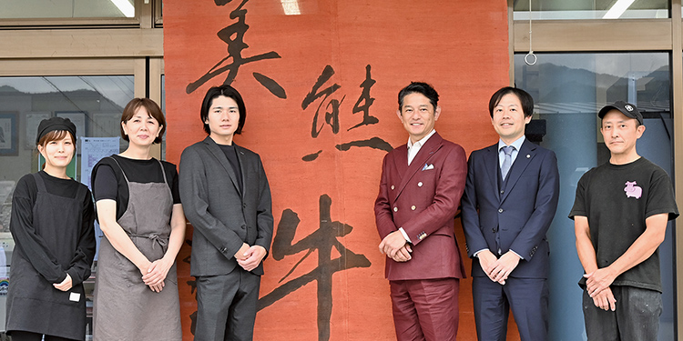 西村社長の左隣が西村到磨専務