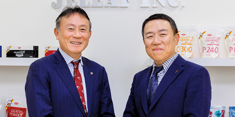 (写真)竹仲勲顧問税理士（左）と中井社長