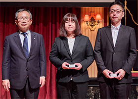 「巡回監査士」認定証授与式の集合写真