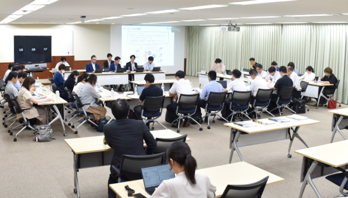 写真）初めての開催となった「公金収納のデジタル化」の説明会