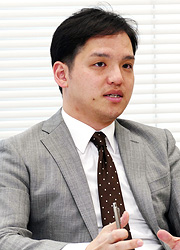 岩塚啓輔氏