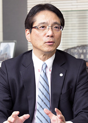 占部輝次税理士
