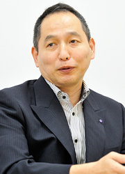 由利功氏