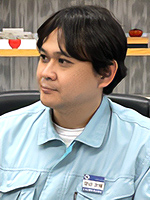 経理部課長 窪田次輝氏