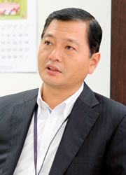 鳴島英雄社長