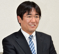 小川整一郎氏