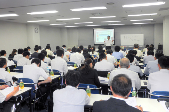 「経営改善計画策定支援『実践会員との座談会』」を開催しました