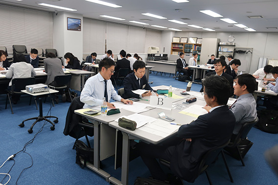 職員勉強会風景