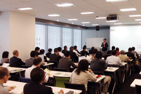日本政策金融公庫・大阪府社会保険労務士会と中小企業経営セミナーを開催しました