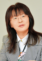 綱川美由紀 課長補佐