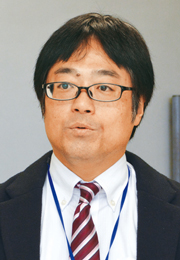 鶴見真澄 主任