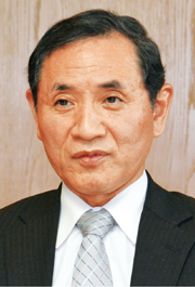倉石剛佳 事務局長