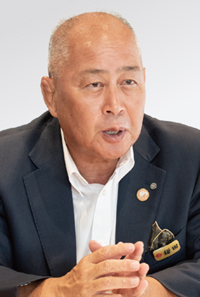 かまだ・なるひと
