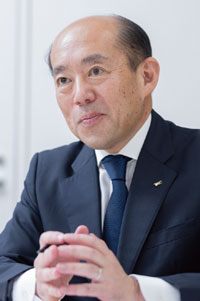 本誌編集人 飛鷹 聡