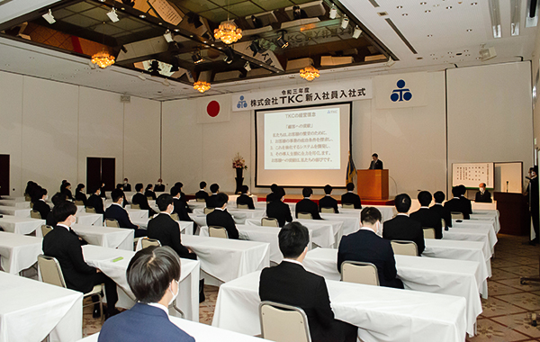 入社式の様子