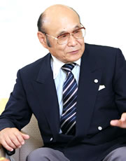 TKC全国会会長 粟飯原一雄