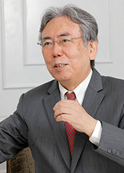 中里実氏