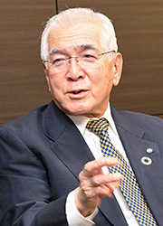 御室健一郎氏