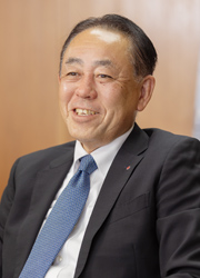 秋野哲也頭取
