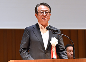 菅川洋会長