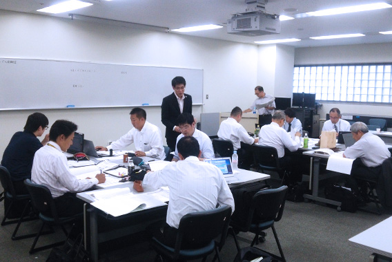 第4回目となる経営改善計画策定支援「実践会」が開催されました