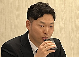 小野敦史氏