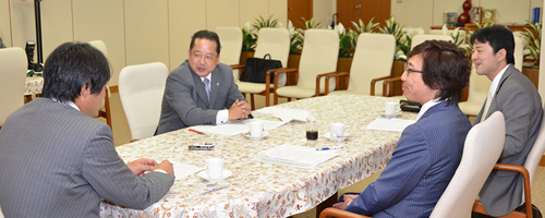 座談会